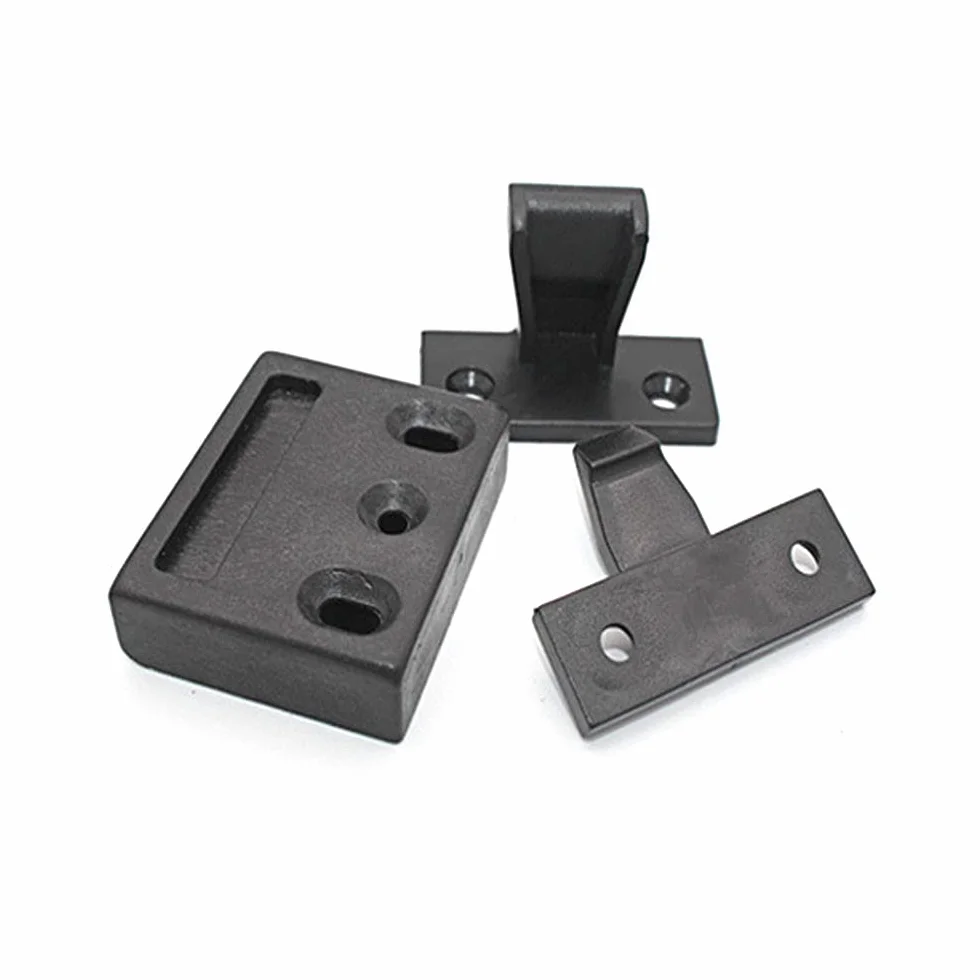 4 pezzi di fissaggio in plastica per zoccolo, fissaggi per pannello clip per il collegamento di pannelli di armadietti, mobili (48 mm x 25 mm x 30 mm)