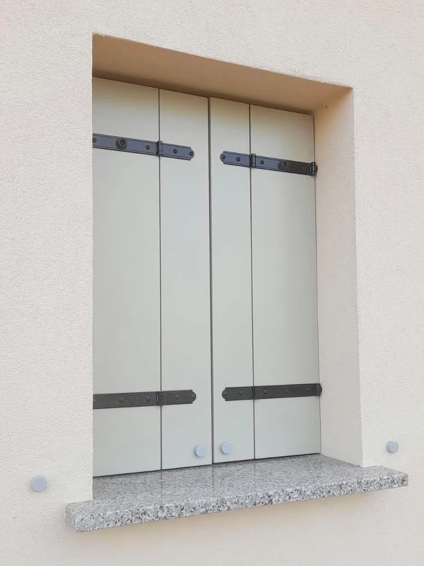 FERMO MAGNETICO per Scuri, Balconi, Porte e Finestre - Con Viti e Distanziali Inclusi (marrone)