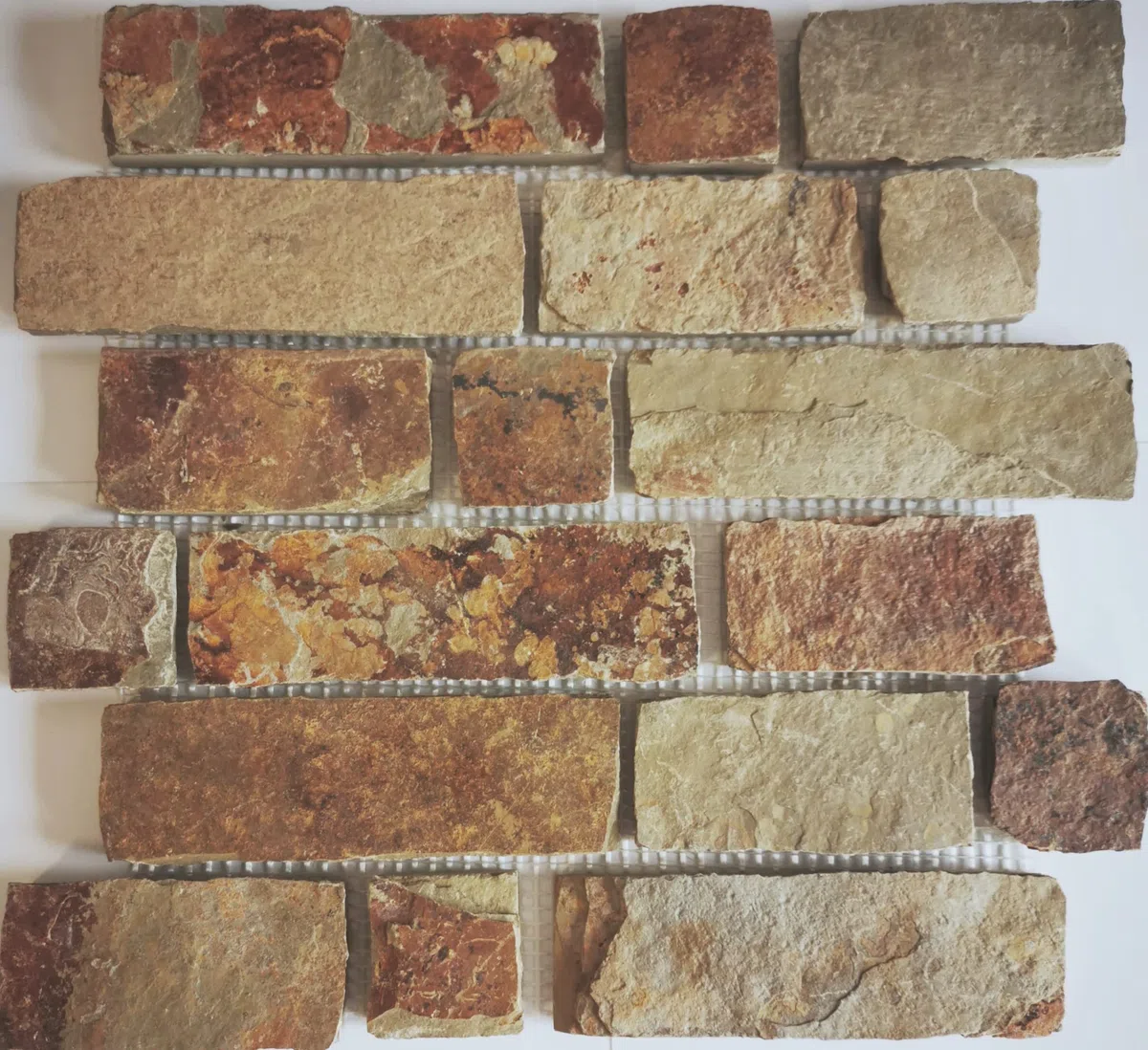 Piastrella a mosaico in ardesia naturale marrone ruggine per pareti, bagno, doccia, cucina, specchio piastrellato, rivestimento per vasca da bagno, mosaico