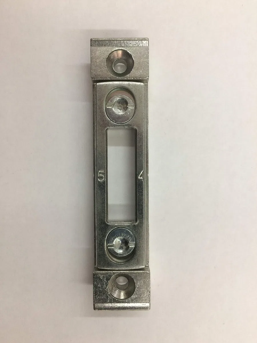 effedielle INCONTRO CONTROPIASTRA REGISTRABILE AGB PER SERRATURA MULTIPUNTO E FERRAMENTA PER BALCONI AD INCASSO, MISURA INCASSO 82mm LUNGHEZZA TOTALE 84mm LARGHEZZA 18mm PROFONDITA' 8 mm.AGB