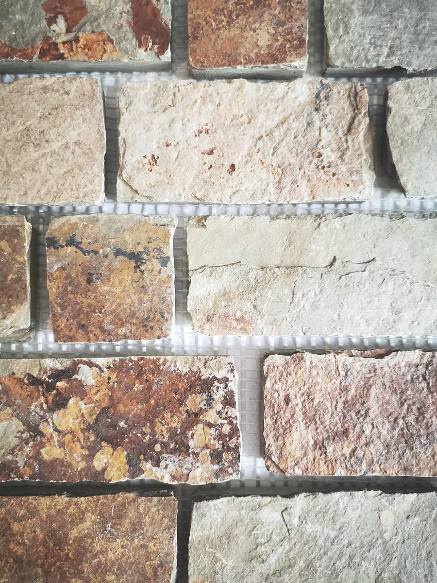 Piastrella a mosaico in ardesia naturale marrone ruggine per pareti, bagno, doccia, cucina, specchio piastrellato, rivestimento per vasca da bagno, mosaico